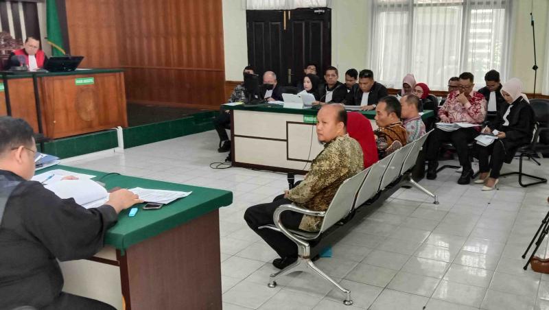 Terlihat Pucat, Ingot dan Masykur Sempat Disuruh Keluar Ruang Sidang